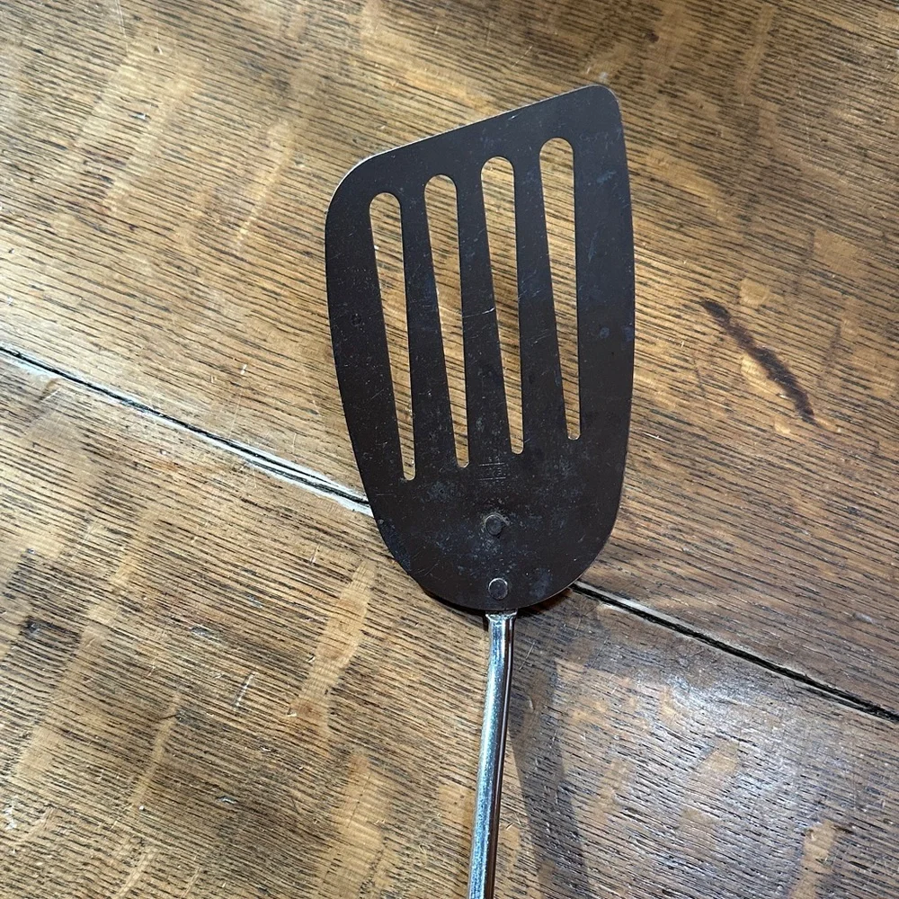 Ecko Unlimited durable spatula